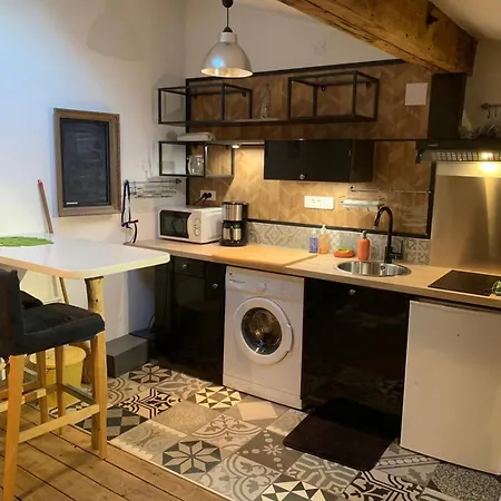 La Tete Dans Les Etoiles Apartment *